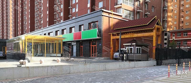 中央风景西侧门