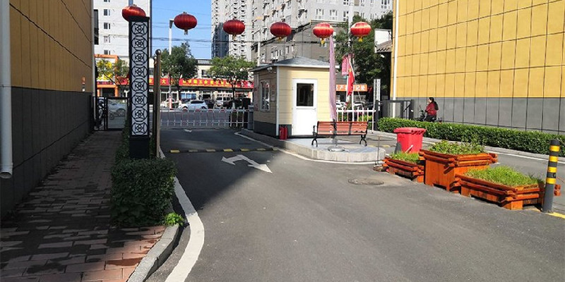 呈颐园小区门口实景图