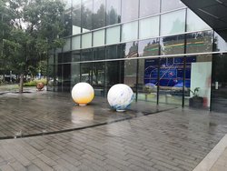 万科城际之光售楼处前广场装饰球拍摄